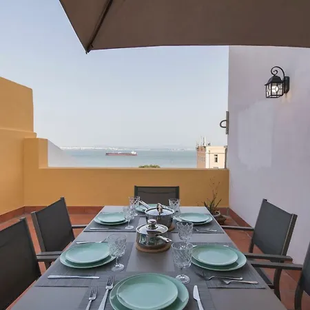 Alfama Terrace W/ Tagus River Views