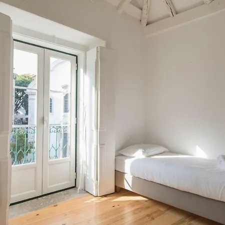 Alfama Terrace W/ Tagus River Views 아파트 *