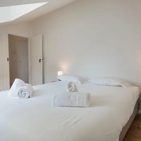 Apartment Alfama Terrace W/ Tagus River Views Lisbon